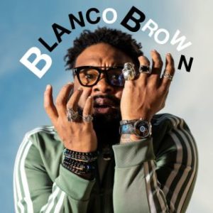 SIMPLY-RADIO_SIMPLYRADIO_SIMPLY_RADIO_ITALIA_ITALIANA_TIVù_TV_top_pop_musica_italia_roma_lazio_novita_novità_new_hit_top40_chart_uk_AMAZON_android_apple_APP_blanco_brown_the_git_up